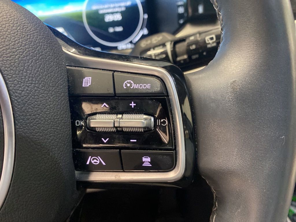 Used 2023 Kia Sorento SX image 4