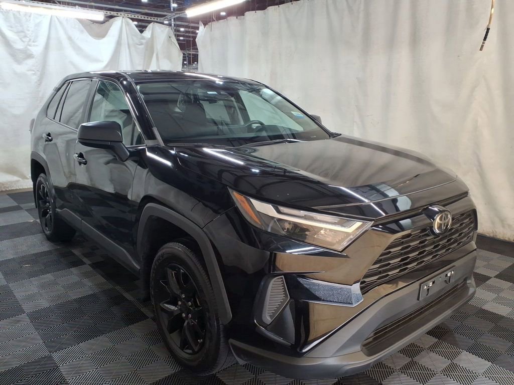 Used 2023 Toyota RAV4 LE FWD image 3
