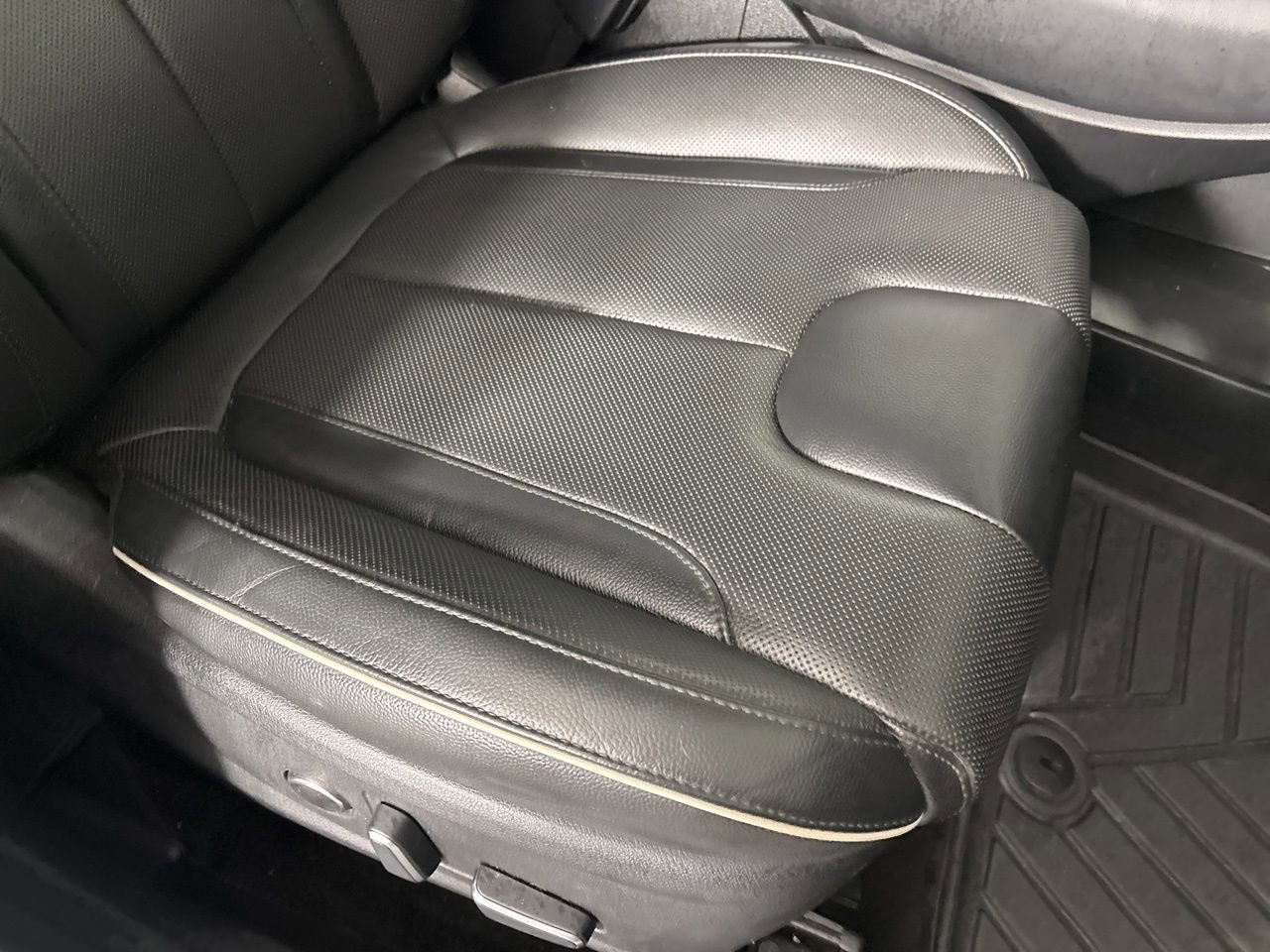 Used 2023 Hyundai Palisade Limited w/ Cargo Package image 34