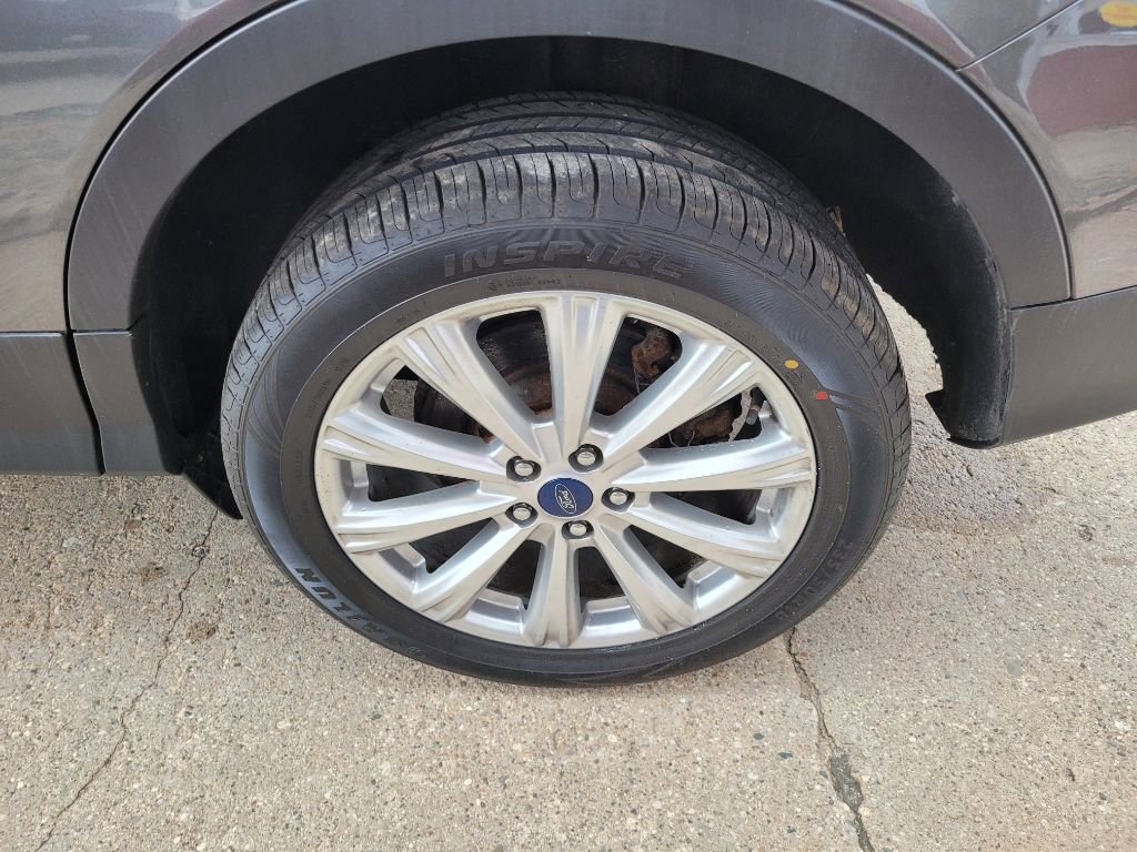 Used 2019 Ford Escape SEL image 9