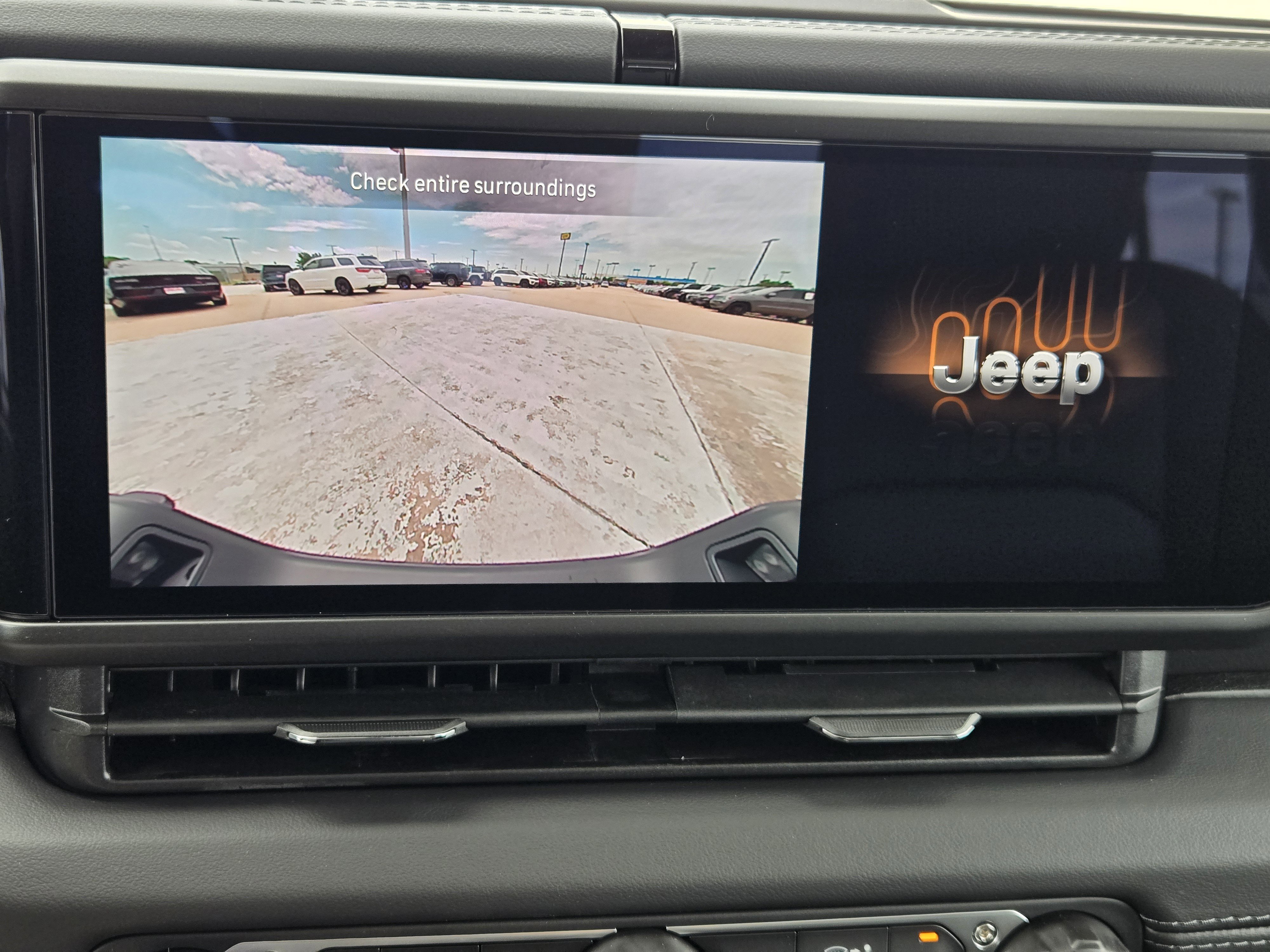 New 2025 Jeep Gladiator Sport w/ Premium Package image 14