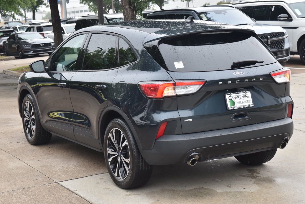 Used 2022 Ford Escape SE w/ SE Sport Appearance Package FWD image 10