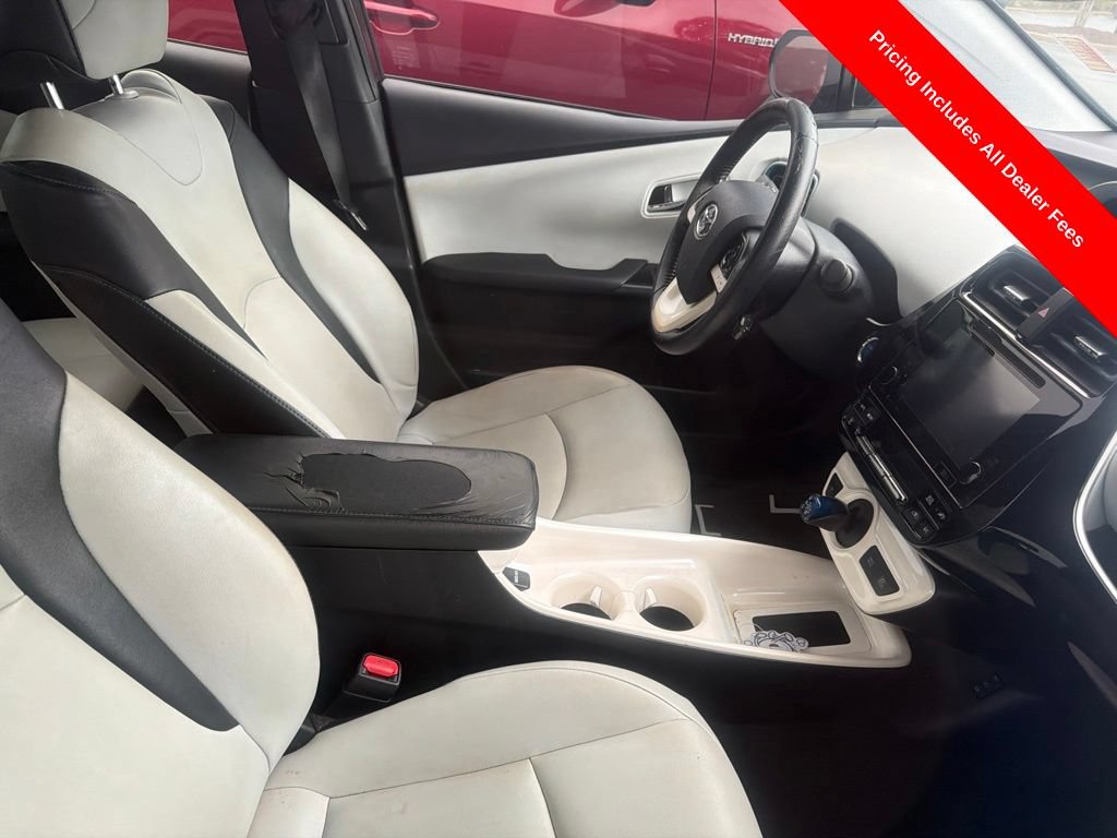 Used 2017 Toyota Prius Four w/ Advanced Technology Package FWD image 3