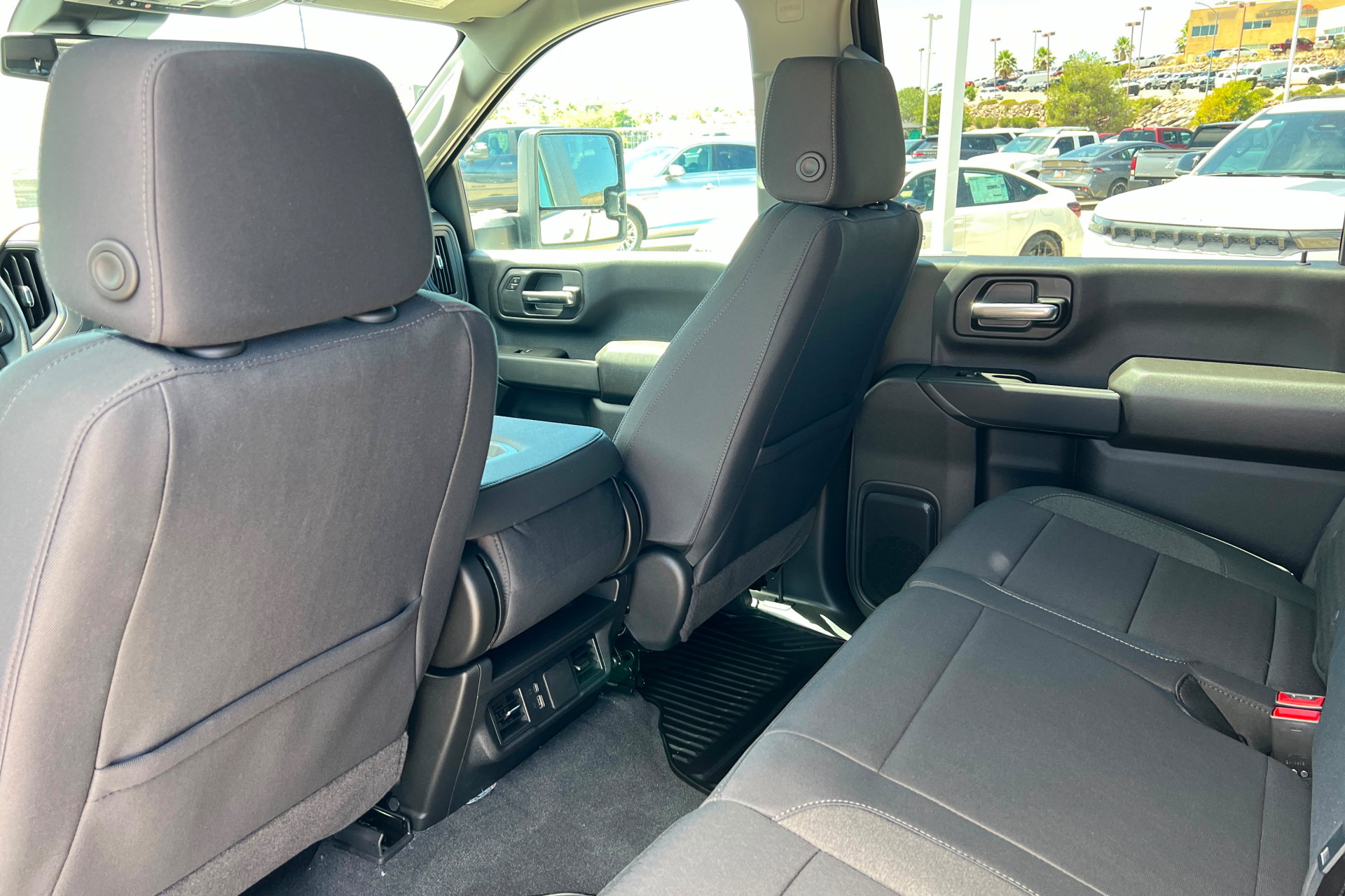 New 2026 Chevrolet Silverado 2500 Custom w/ Custom Value Package AWD/4WD image 20