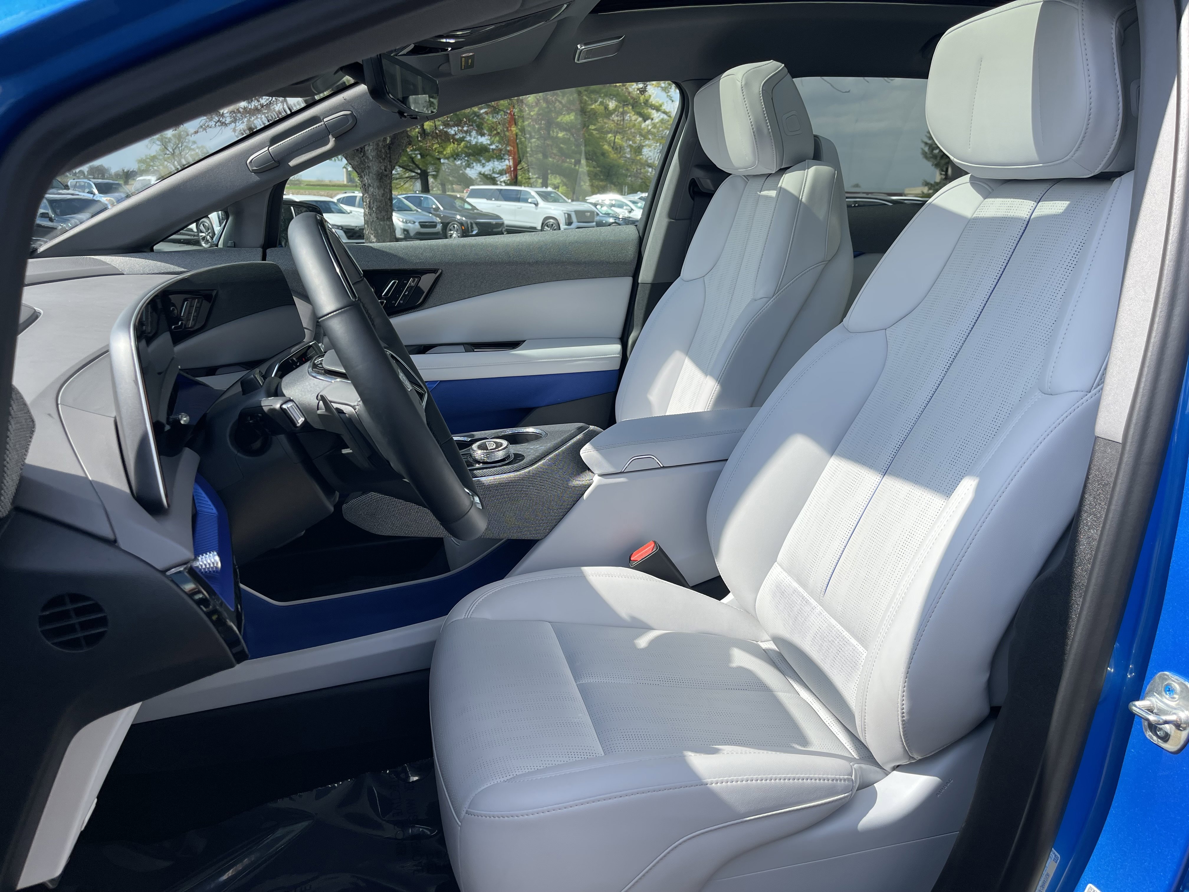 Used 2025 Cadillac Optiq Luxury 2 w/ LPO, Floor Liner Package image 15