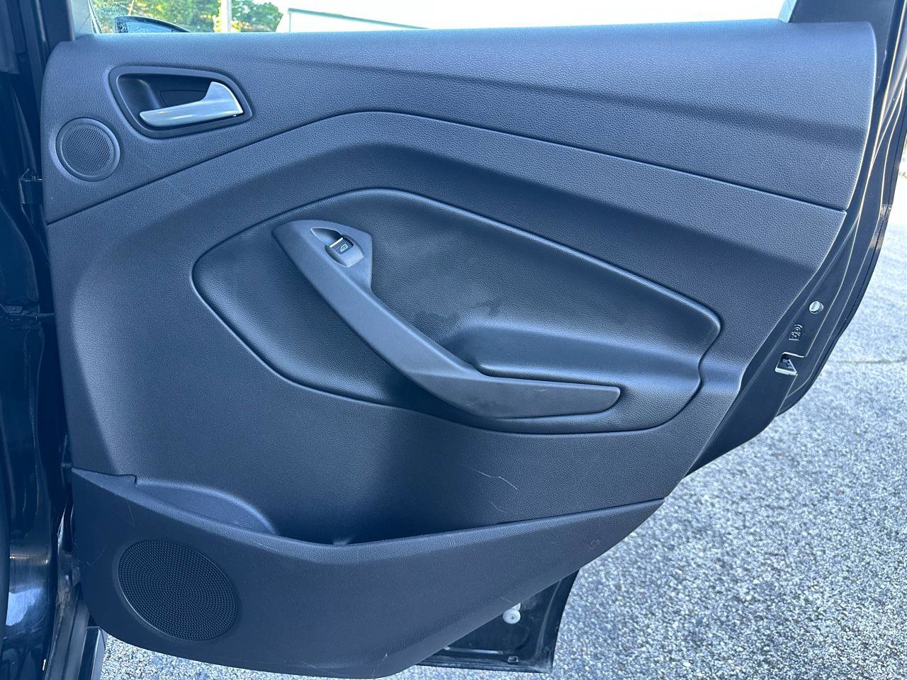 Used 2015 Ford C-MAX Energi SEL w/ Equipment Group 303A FWD image 37