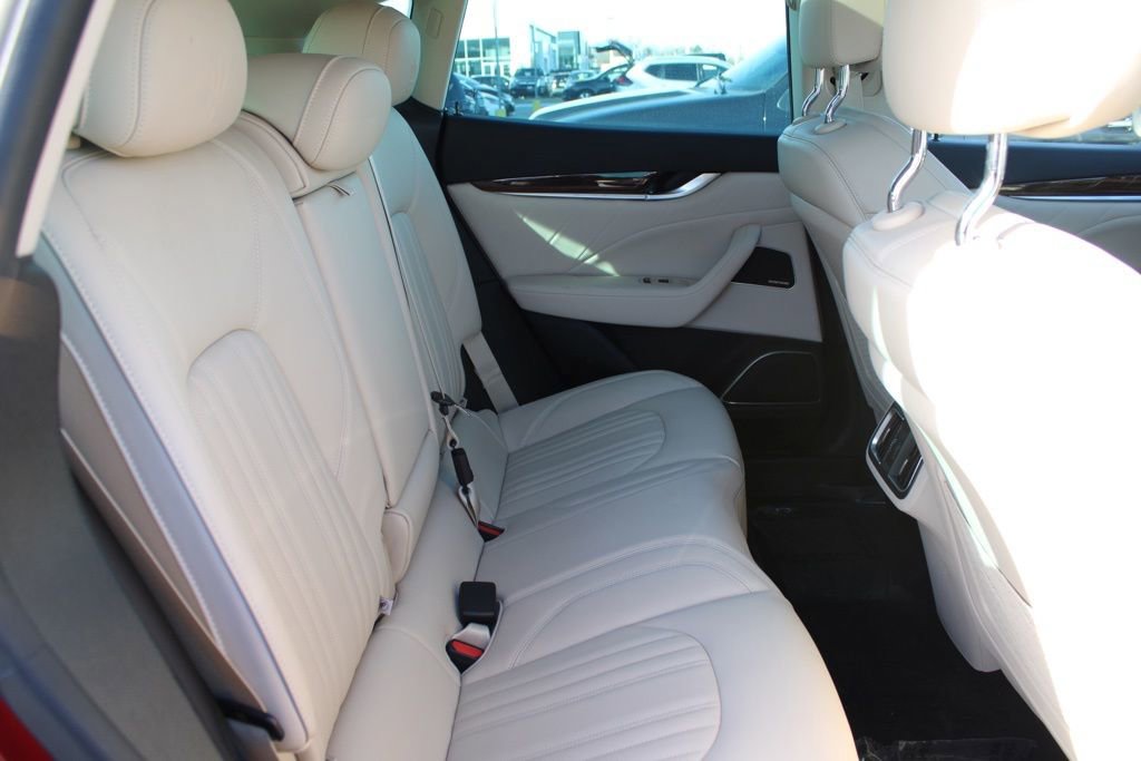 Used 2020 Maserati Levante S GranLusso image 23