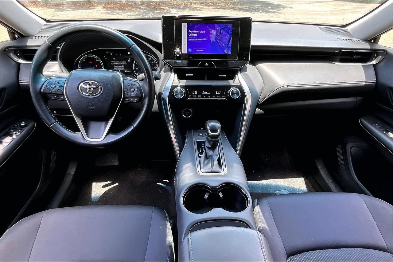 Used 2024 Toyota Venza LE AWD/4WD image 7