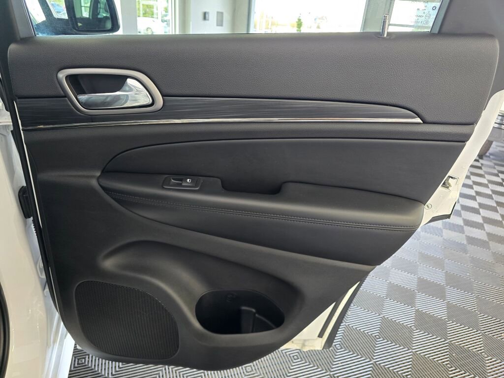 Used 2020 Jeep Grand Cherokee Limited X image 44