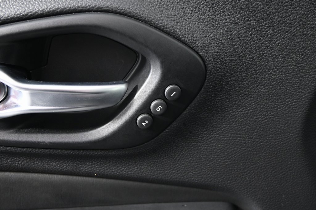 Used 2022 Jeep Cherokee Limited image 20