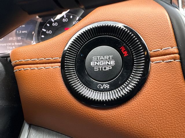 Used 2025 Jeep Compass Limited image 32