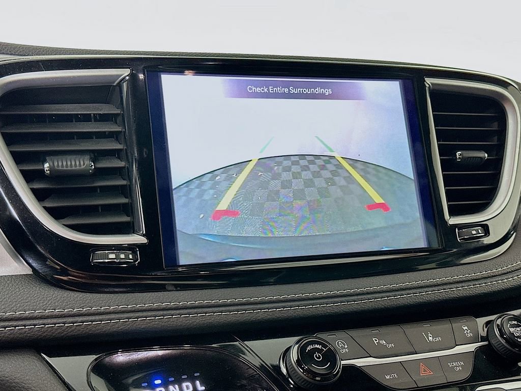 Certified 2025 Chrysler Pacifica Limited image 21