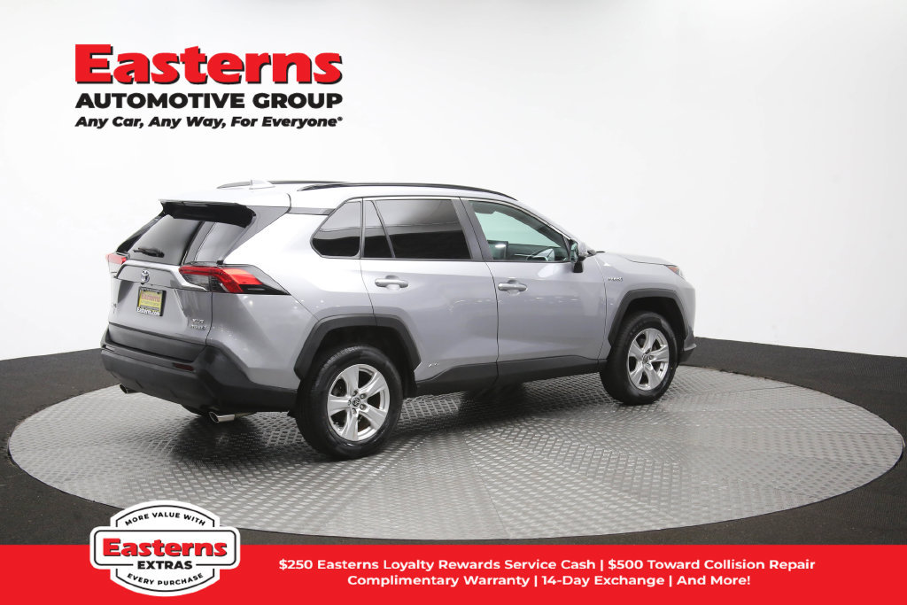 Used 2021 Toyota RAV4 XLE w/ XLE Grade Weather Package AWD/4WD image 44