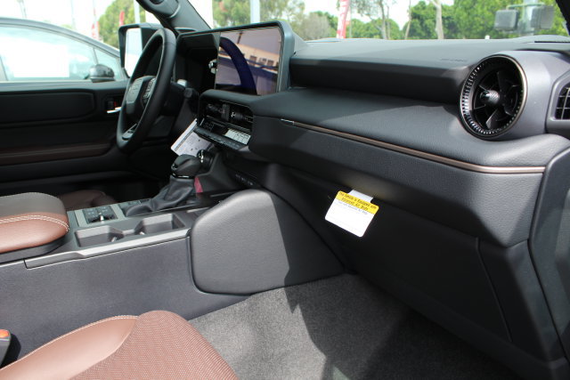 New 2027 Toyota Land Cruiser w/ Premium Package AWD/4WD image 14