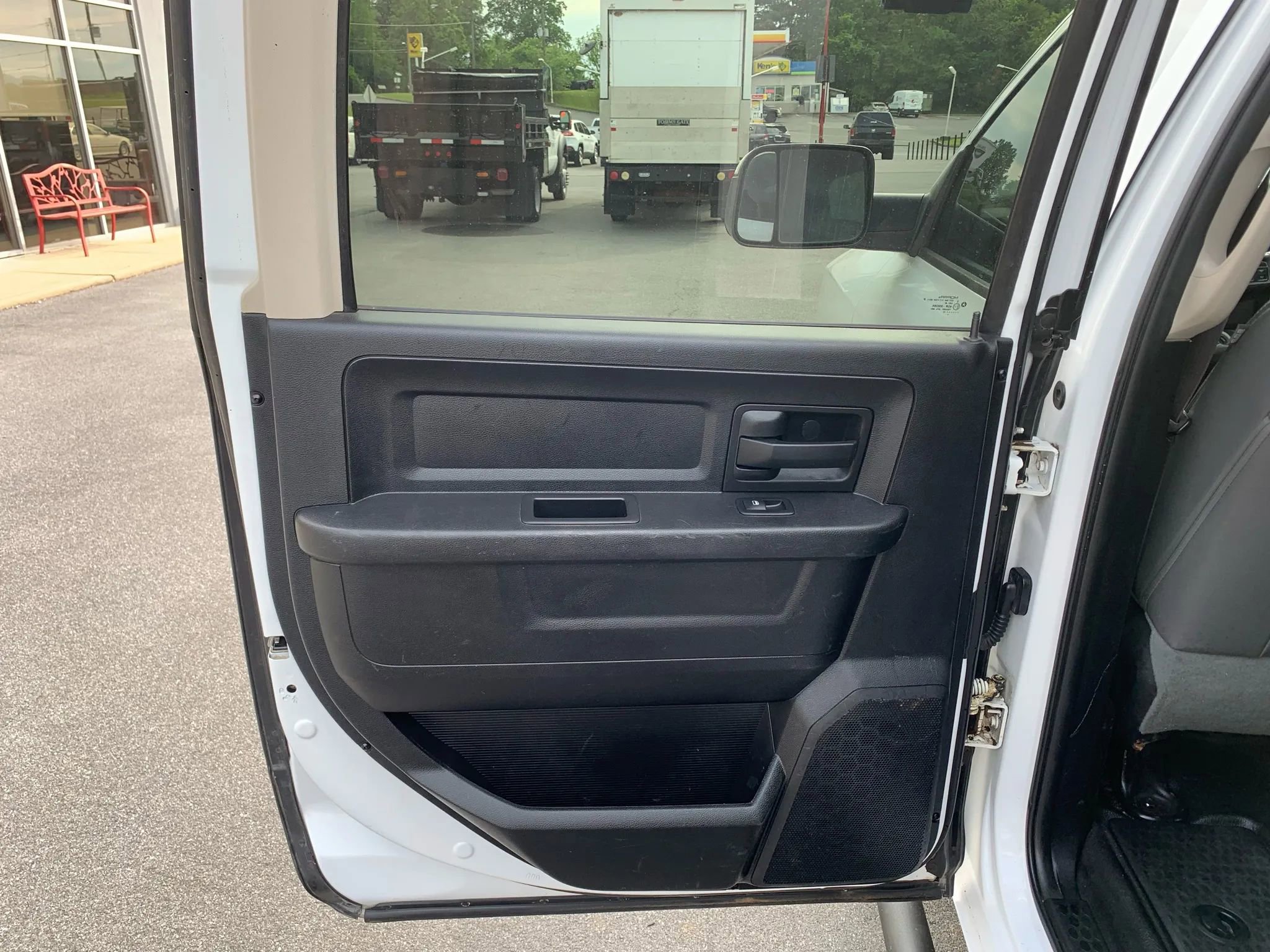 Used 2015 RAM 3500 Tradesman w/ Chrome Appearance Group image 26