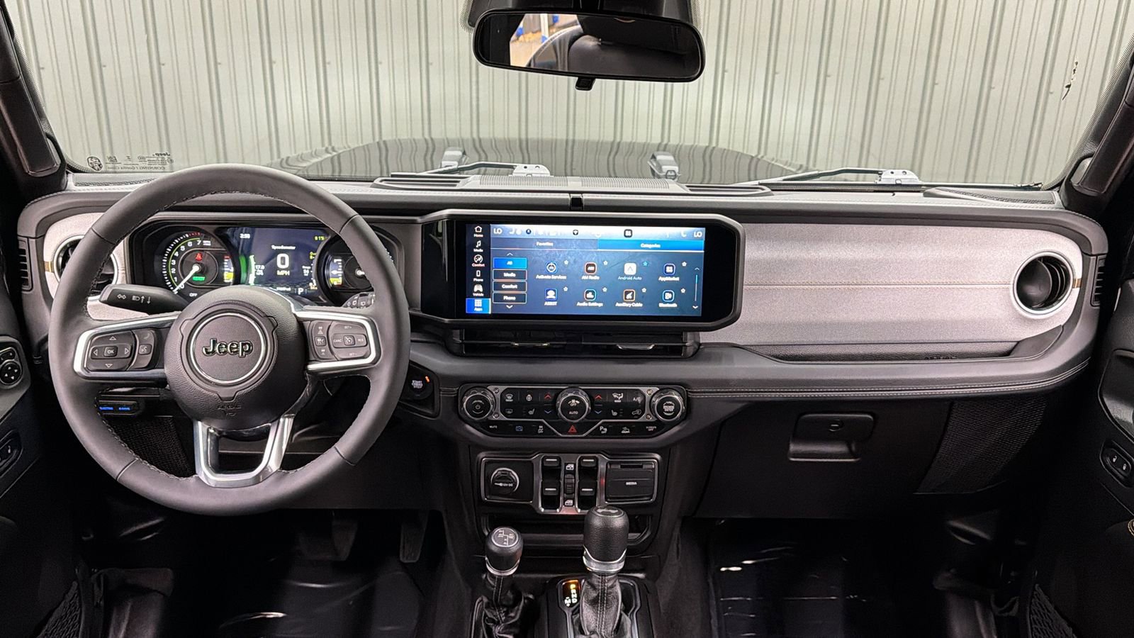 Used 2025 Jeep Wrangler Unlimited Sahara w/ Safety Group AWD/4WD image 46