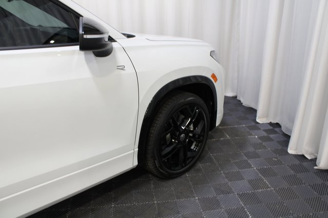 New 2025 Volkswagen Tiguan SE R-Line image 25