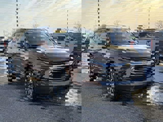 Used 2023 Chevrolet Blazer Premier w/ Driver Confidence II Package image 4