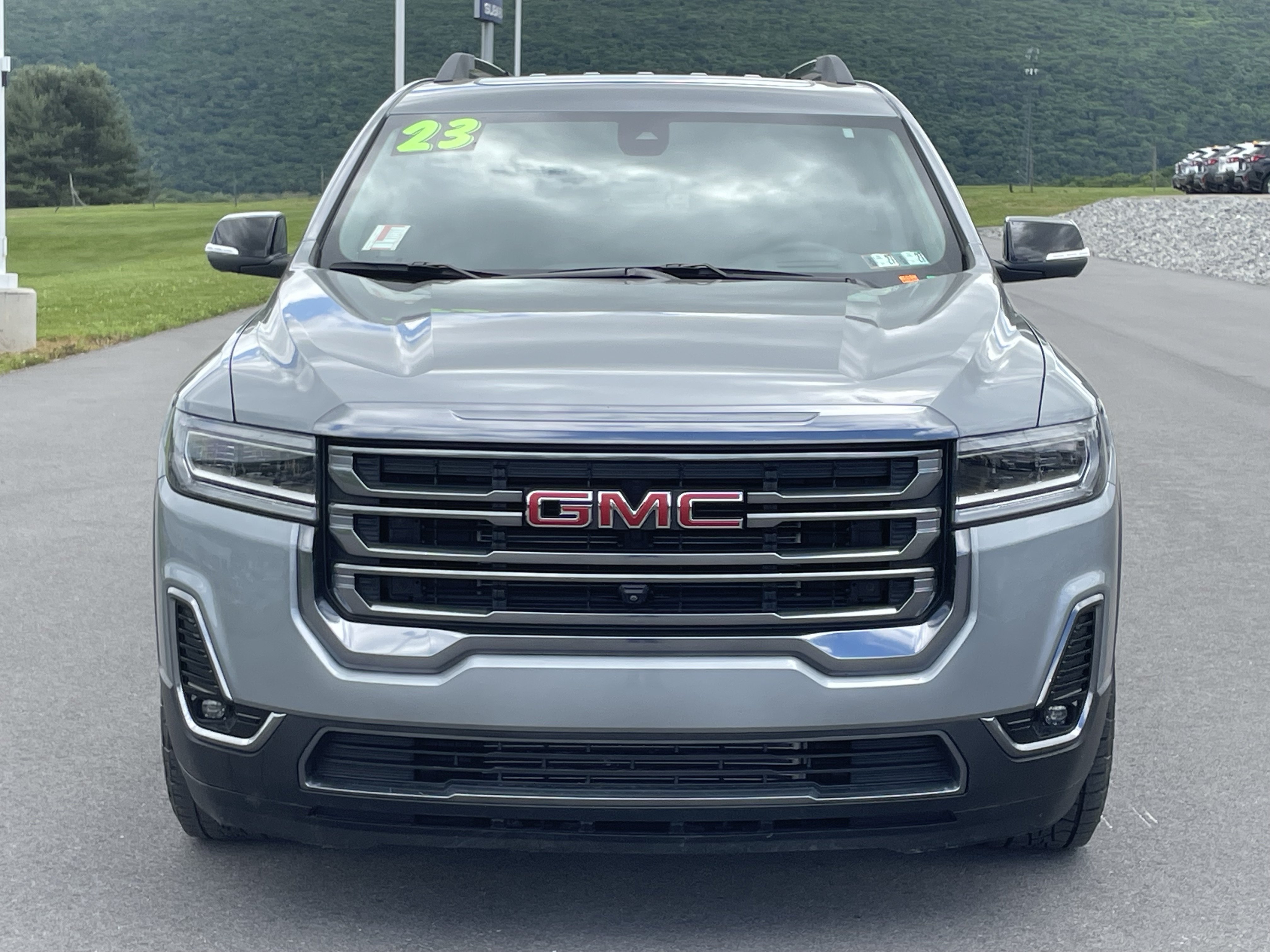 Used 2023 GMC Acadia AT4 w/ Technology Package AWD/4WD image 9