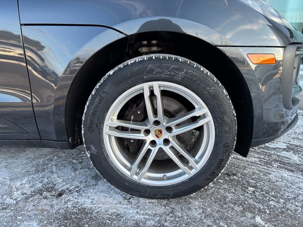 Certified 2023 Porsche Macan image 34