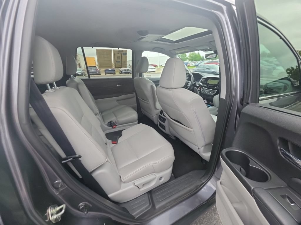 Certified 2019 Honda Pilot Touring image 31
