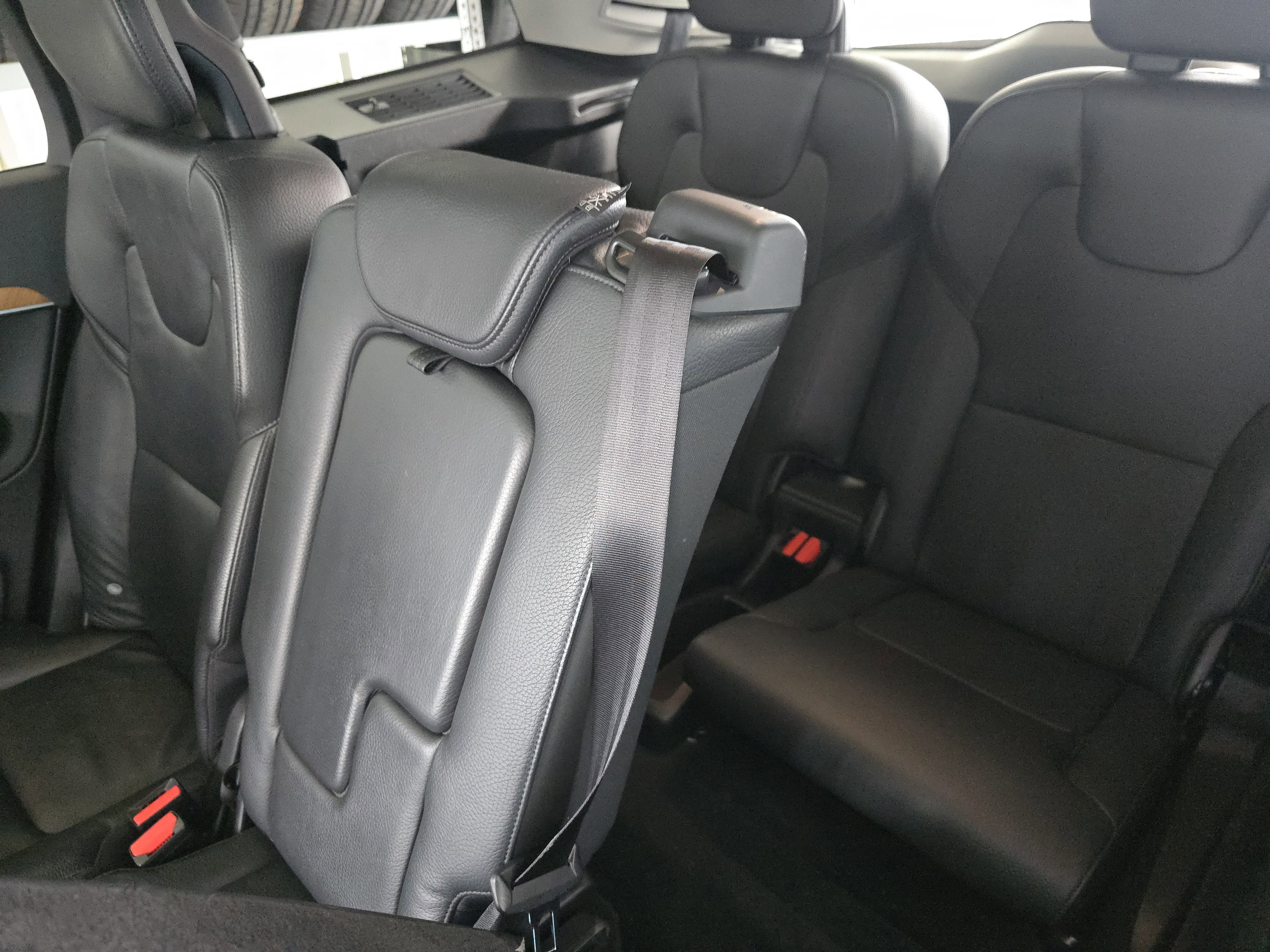 Used 2021 Volvo XC90 T6 Momentum image 24