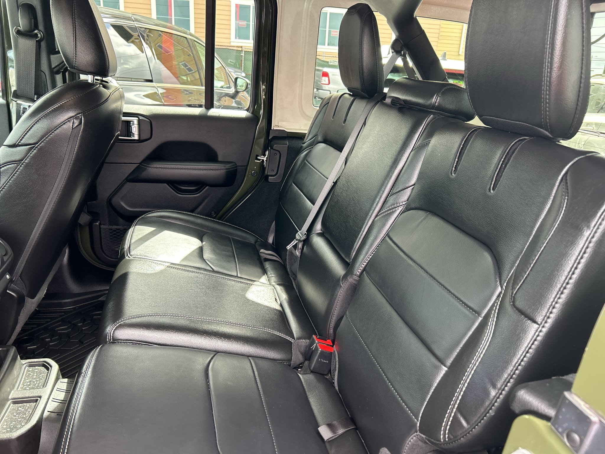 Used 2022 Jeep Wrangler Unlimited Sahara w/ Safety Group AWD/4WD image 8