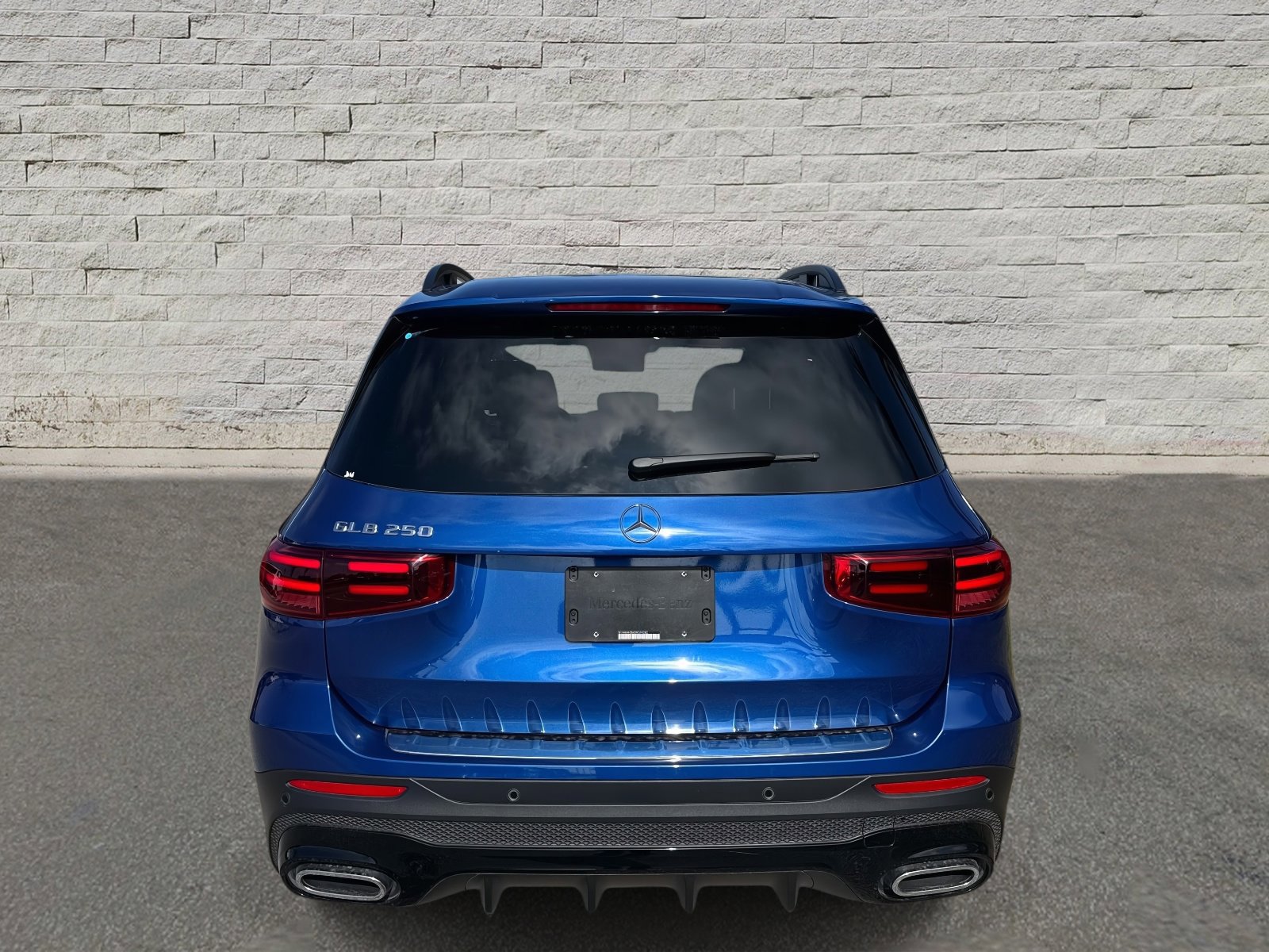 Used 2025 Mercedes-Benz GLB 250 image 4