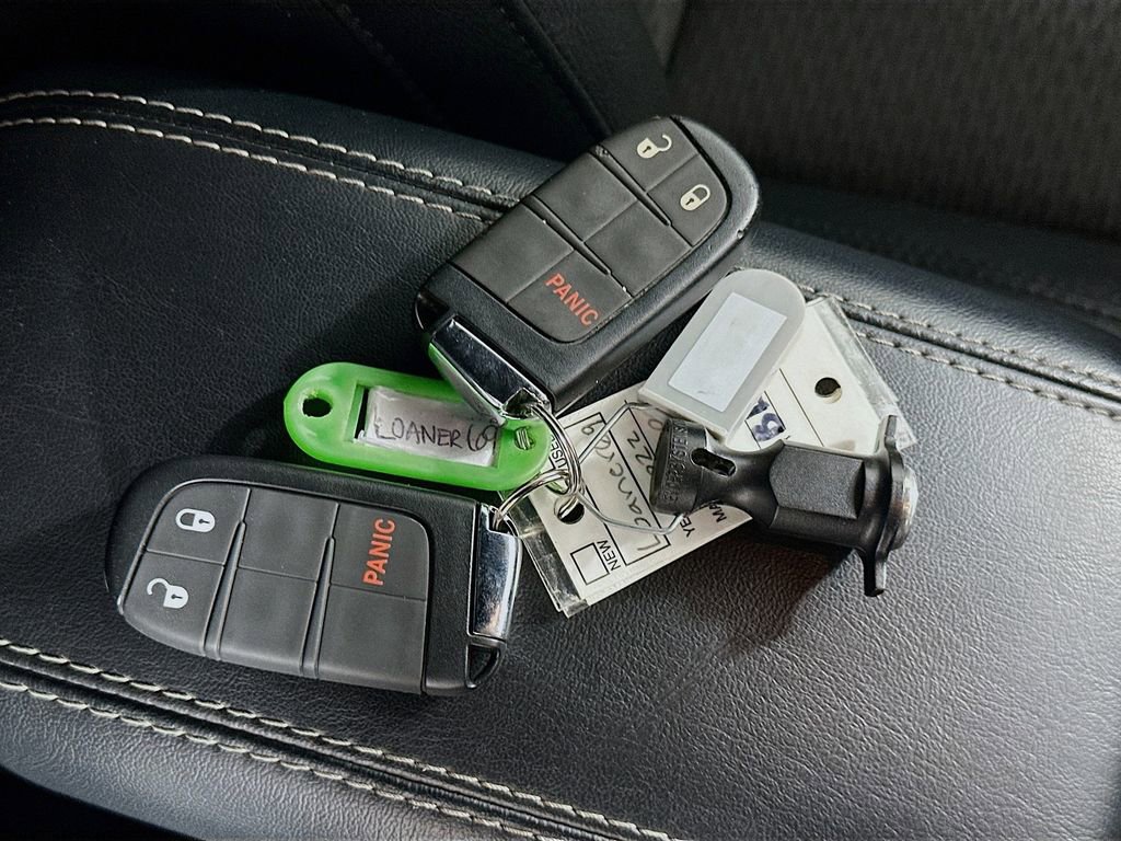 Used 2022 Jeep Compass Altitude image 36