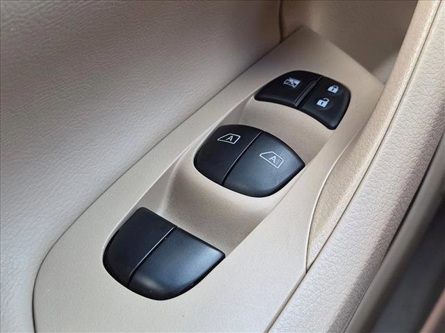 Used 2014 Nissan Altima 2.5 SL w/ Technology Package FWD image 10