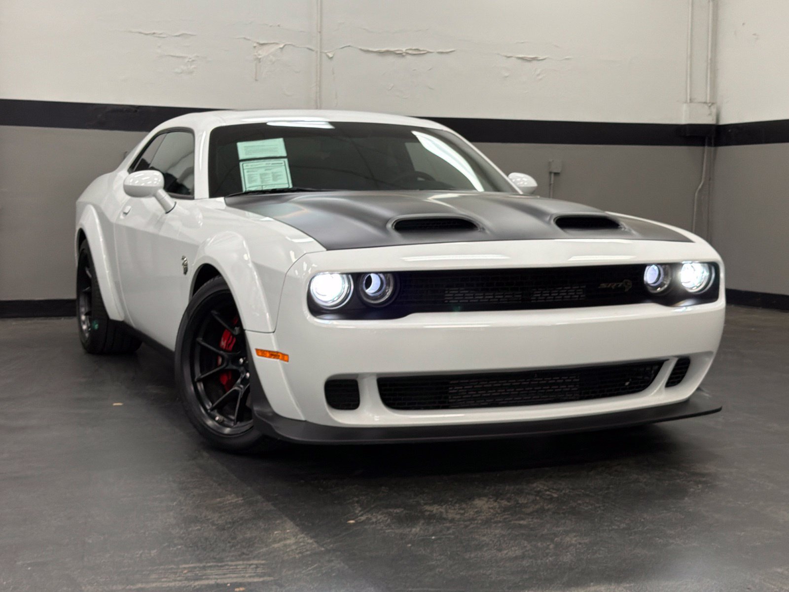 Used 2023 Dodge Challenger SRT Hellcat RWD image 2