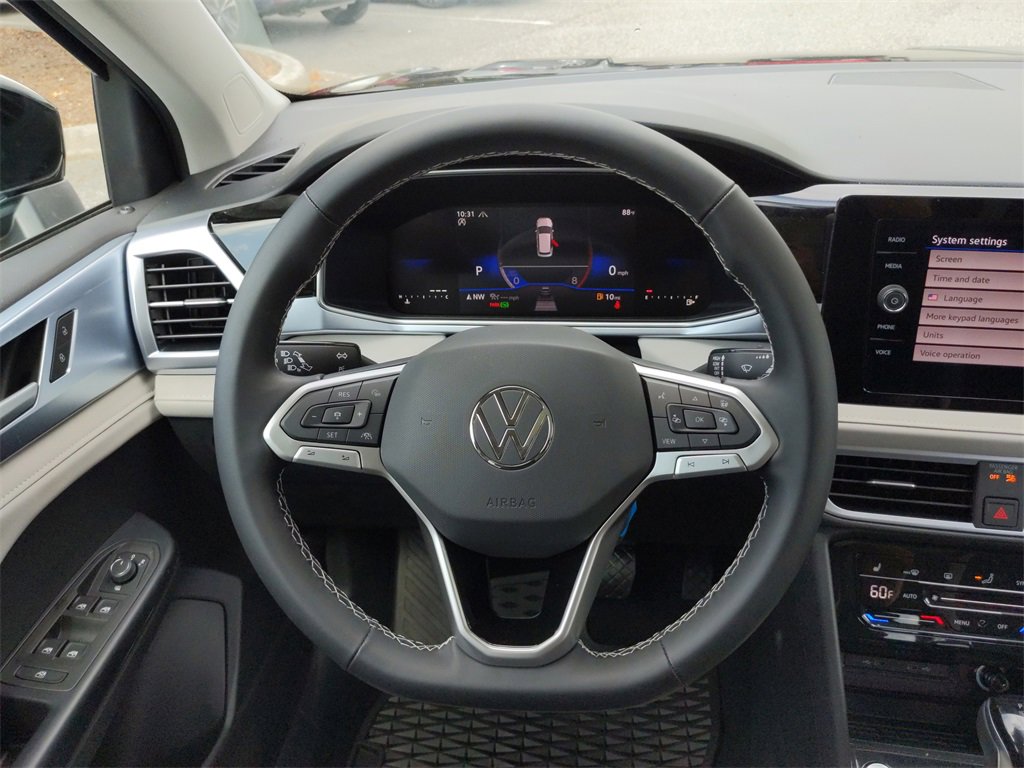 Used 2025 Volkswagen Taos SE image 21