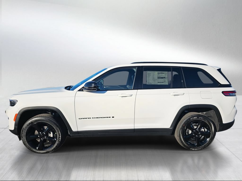 New 2025 Jeep Grand Cherokee Altitude AWD/4WD image 3