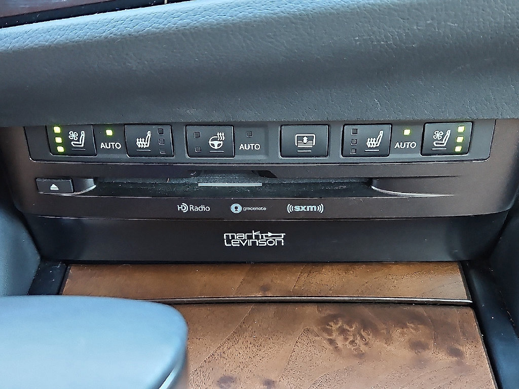 Used 2022 Lexus ES 300h Ultra Luxury w/ Accessory Package 2 FWD image 24