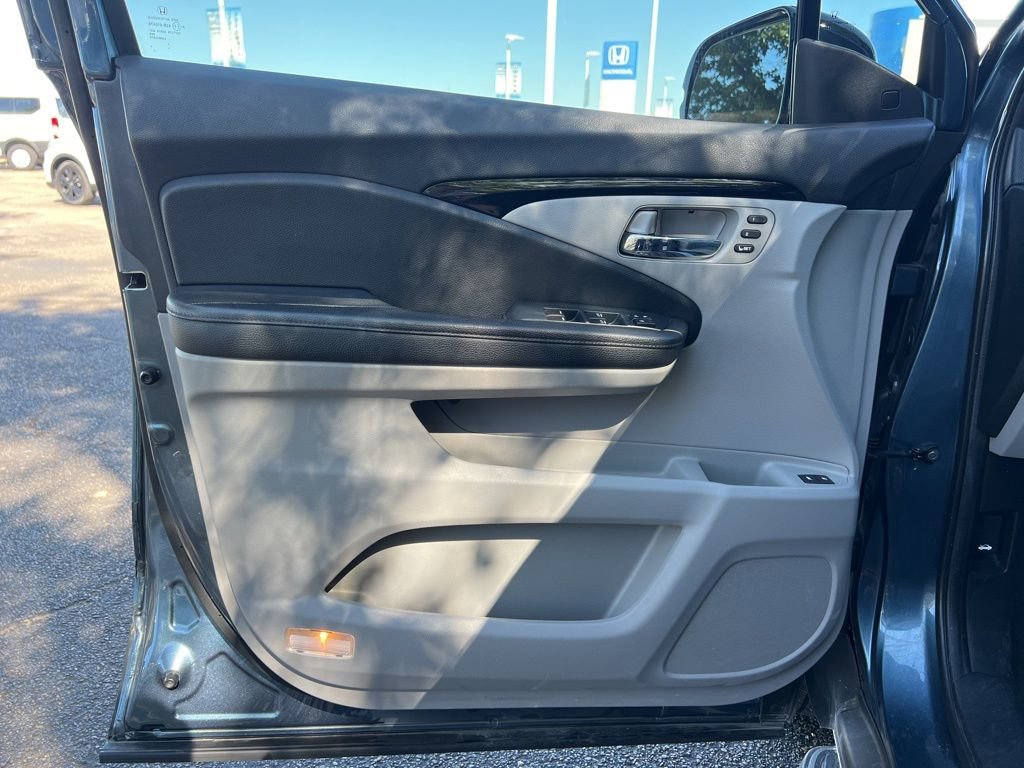 Used 2022 Honda Pilot Touring image 23