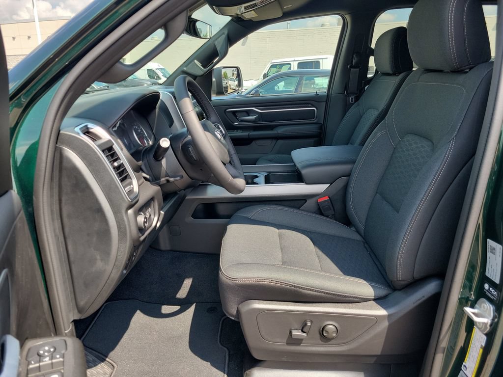 New 2026 RAM 1500 Big Horn AWD/4WD image 11
