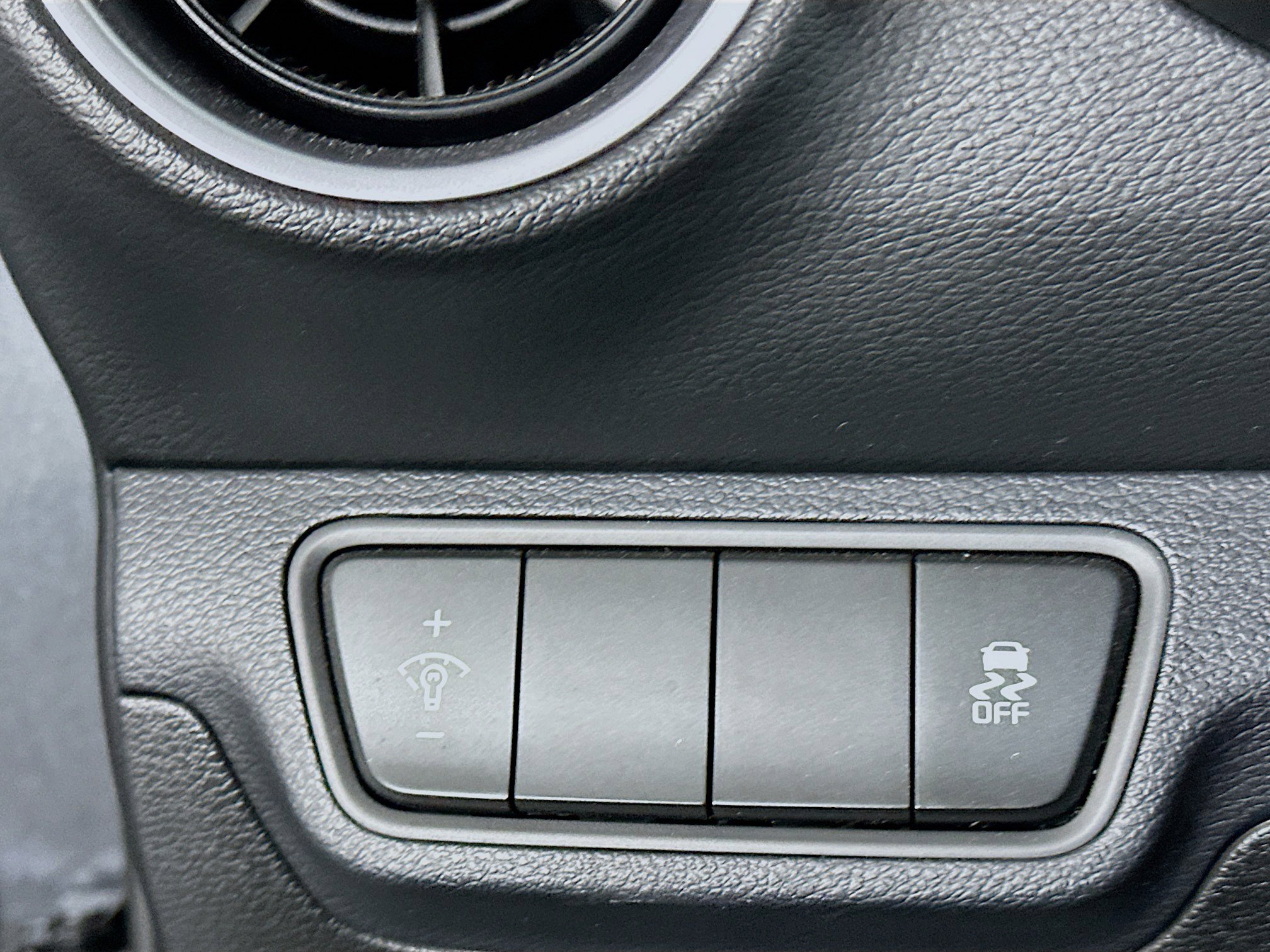 Used 2023 Kia Forte LX image 17