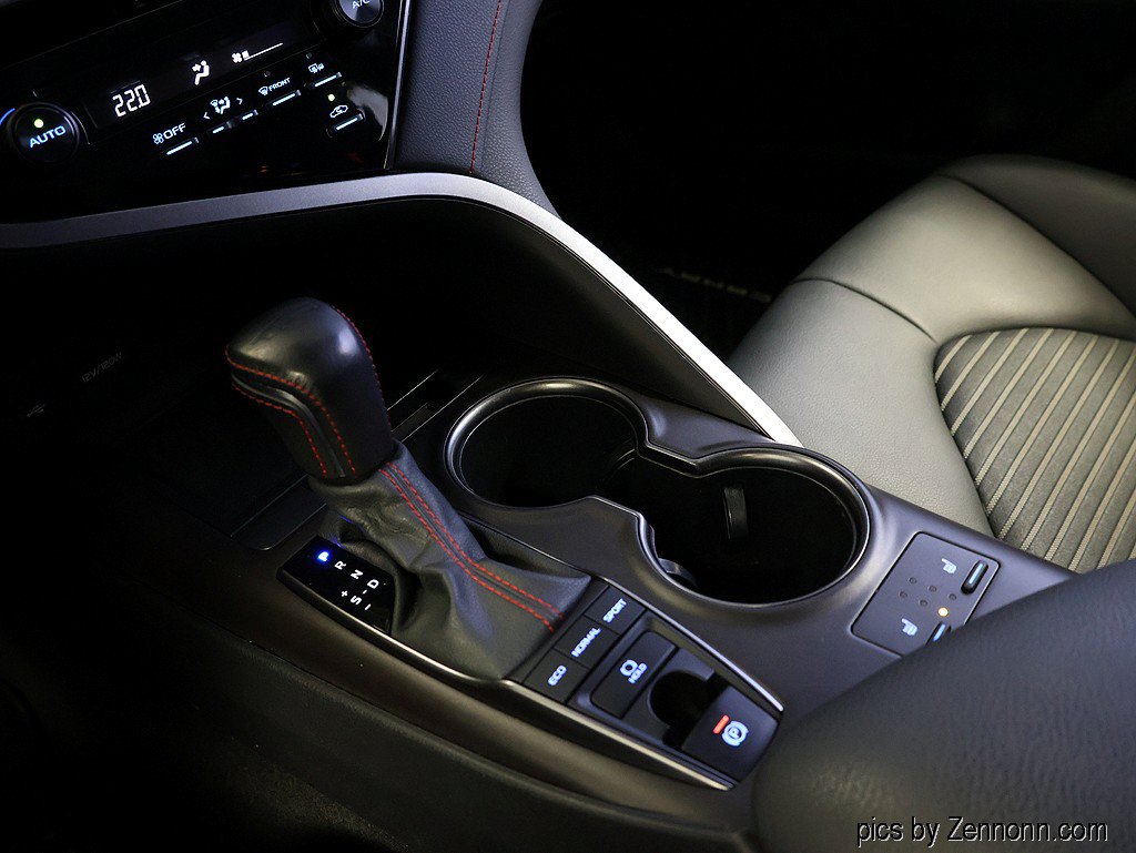 Used 2022 Toyota Camry XSE FWD image 21