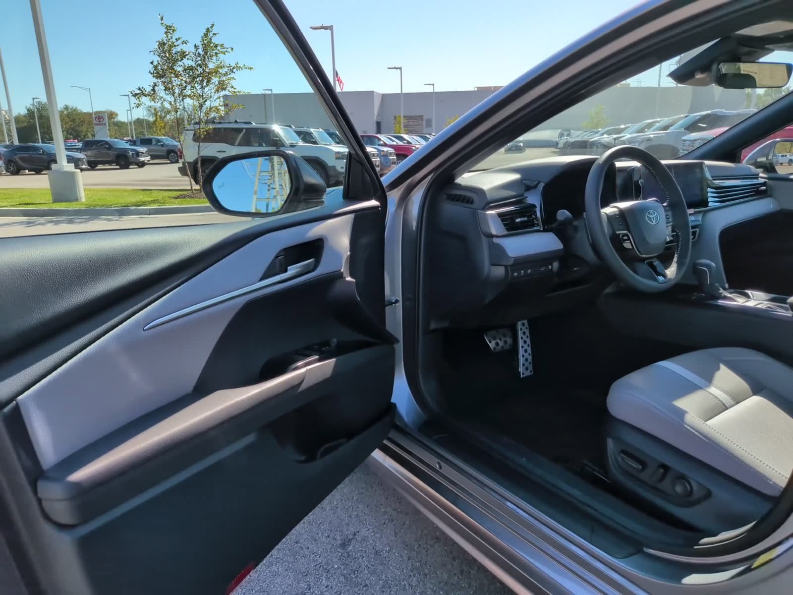 New 2026 Toyota Camry SE AWD/4WD image 10
