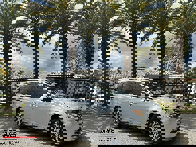 Used 2015 Honda Odyssey EX image 1