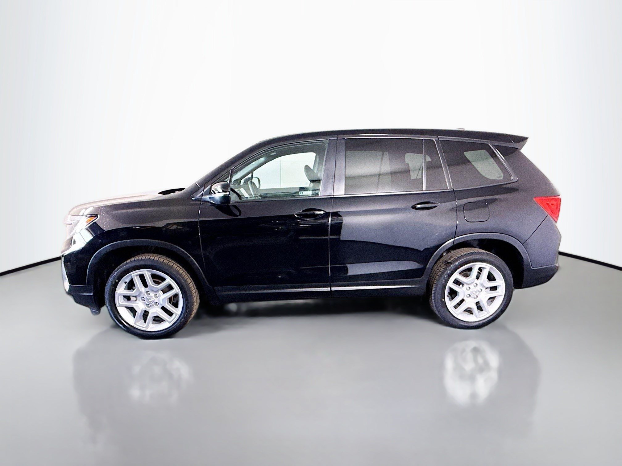 Used 2024 Honda Passport EX-L image 6