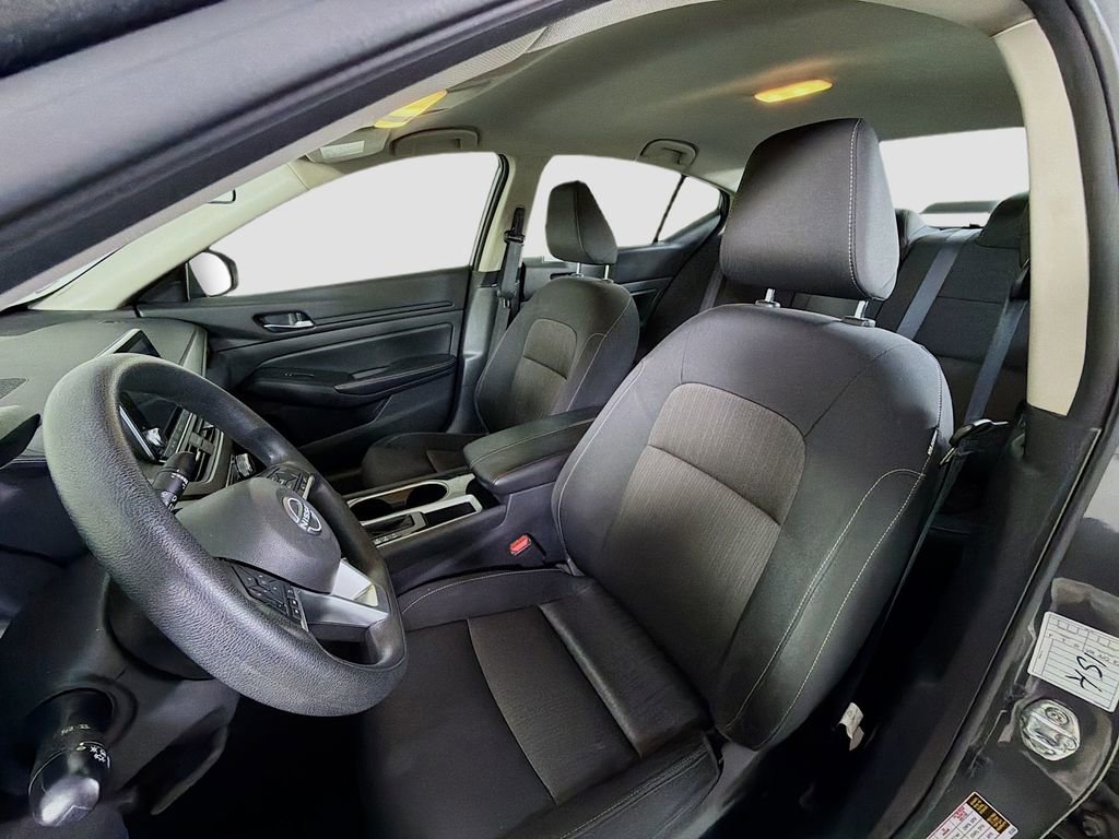 Used 2024 Nissan Altima 2.5 SV image 13