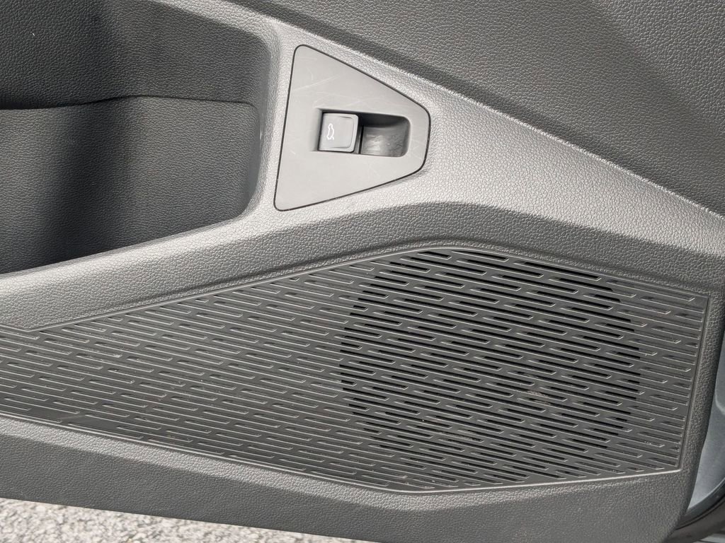 Used 2025 Volkswagen Jetta Sport image 15