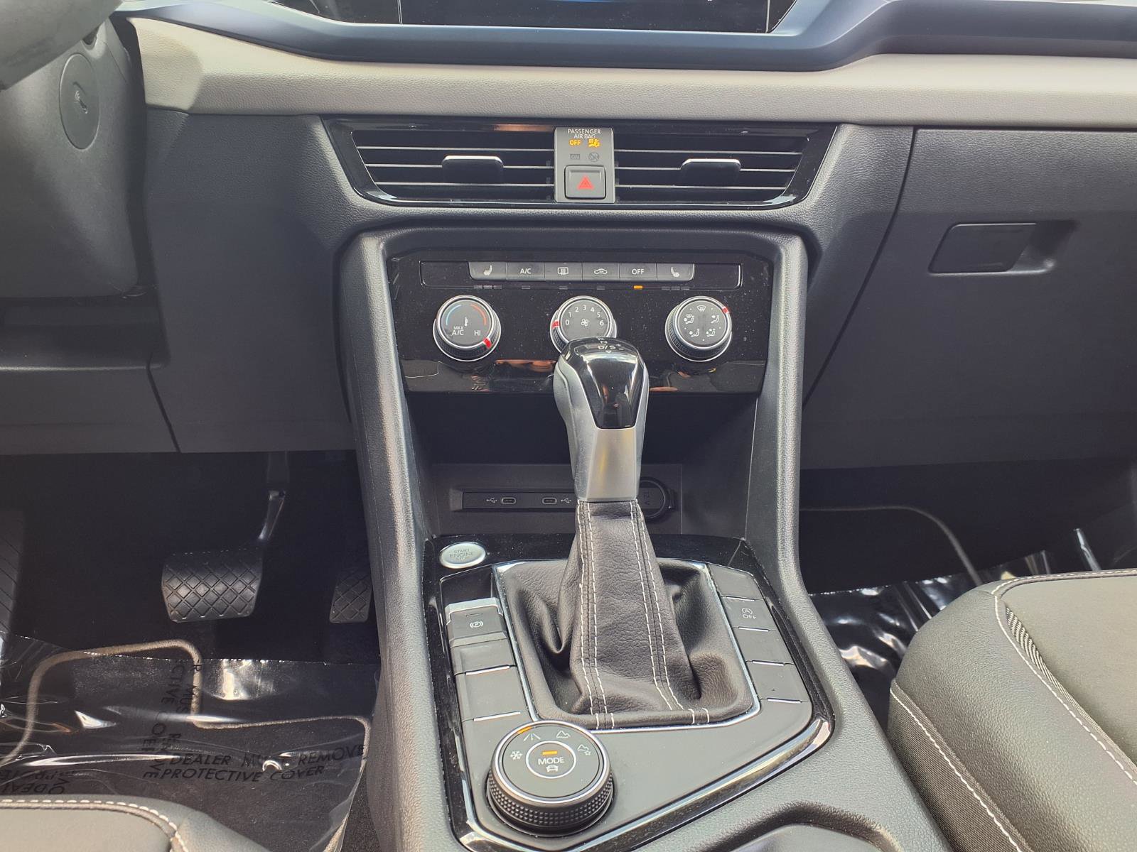 Used 2023 Volkswagen Taos SE w/ Black Wheel Package image 11