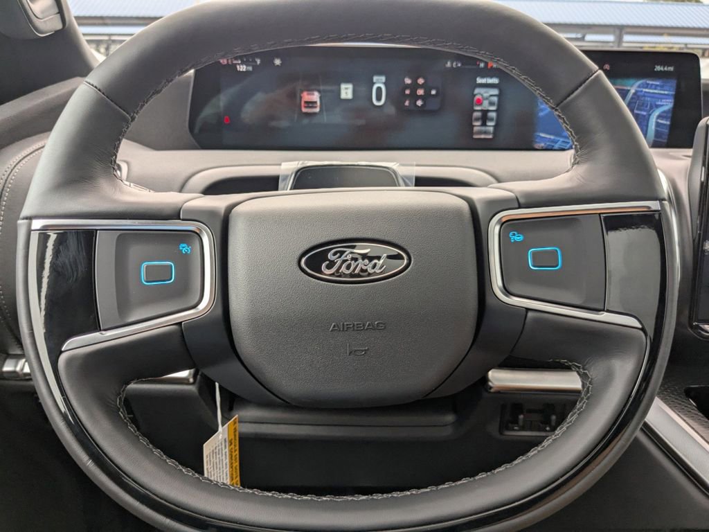 New 2025 Ford Expedition Platinum w/ Stealth Performance Package AWD/4WD image 30