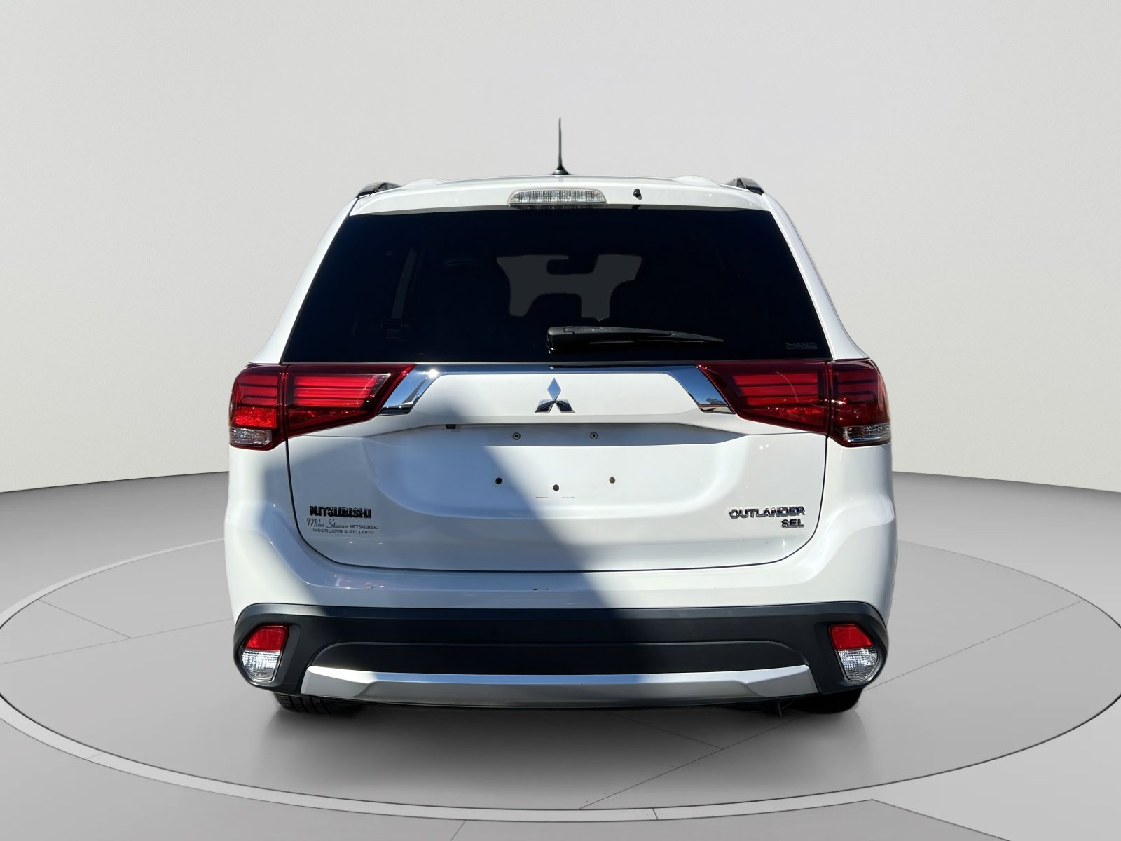 Used 2016 Mitsubishi Outlander SE AWD/4WD image 4