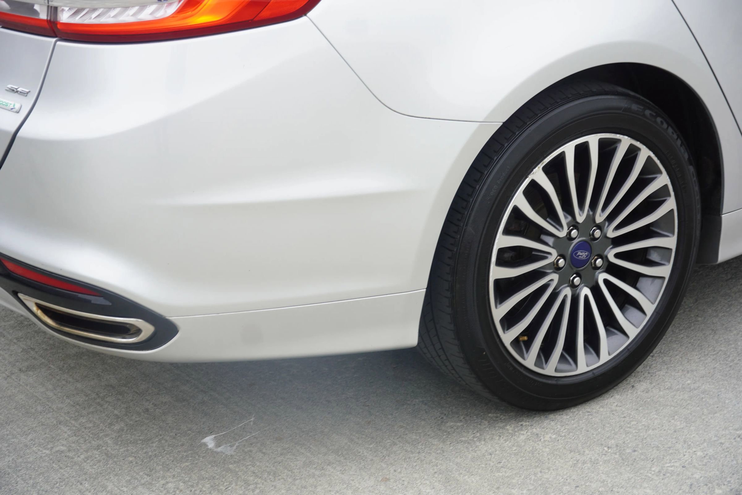 Used 2017 Ford Fusion SE image 35