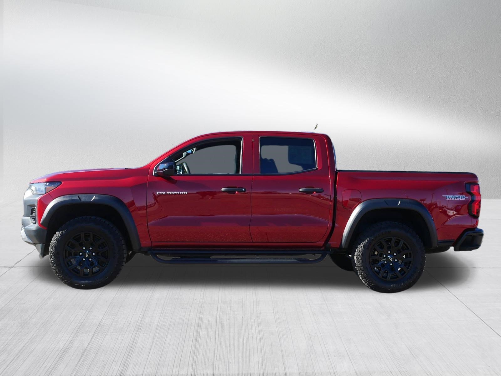 Used 2024 Chevrolet Colorado Trail Boss w/ Advanced Trailering Package AWD/4WD image 4