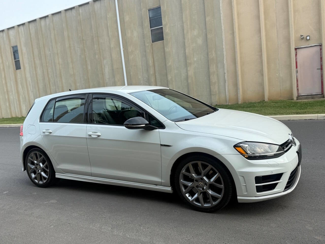 Used 2015 Volkswagen Golf R 4-Door image 7