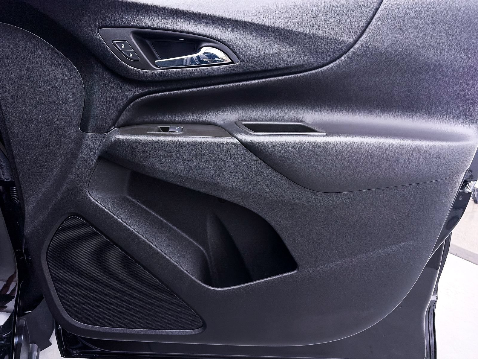 Used 2023 Chevrolet Equinox LT FWD image 31